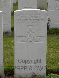 Wulverghem-Lindenhoek Road Military Cemetery - Wright, R W