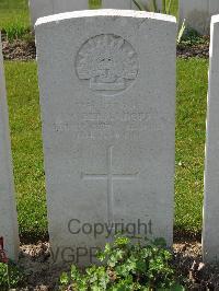 Esquelbecq Military Cemetery - Permakoff, Nicholas