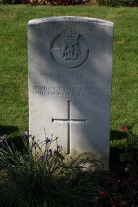 Houplines Communal Cemetery Extension - Arkless, John William