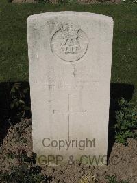 Houplines Communal Cemetery Extension - Armstrong, Dryden