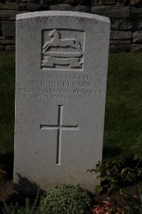 Houplines Communal Cemetery Extension - Dickenson, W H