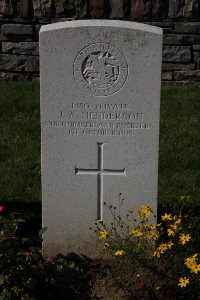 Houplines Communal Cemetery Extension - Henderson, J W