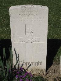 Houplines Communal Cemetery Extension - Mooney, P