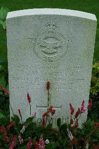 Leopoldsburg War Cemetery - Bingham, John Michael