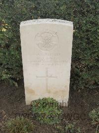 Le Mans West Cemetery - Davis, O J