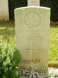 Le Mans West Cemetery - Lawless, Norman