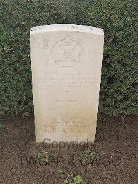Le Mans West Cemetery - Painter, Charles Stevens