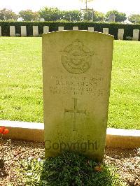 Le Mans West Cemetery - Richmond, Bruce Stanley