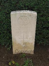 Le Mans West Cemetery - Tarrant, David Brunton