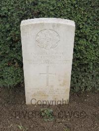Le Mans West Cemetery - Tennant, David