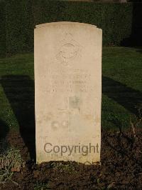 Le Mans West Cemetery - Wilkinson, Edward Maurice Cyril