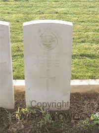 Le Mans West Cemetery - Wood, Derek William