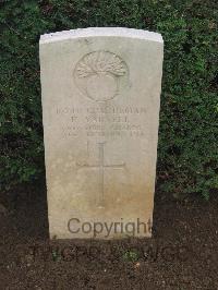 Le Mans West Cemetery - Yarnell, R