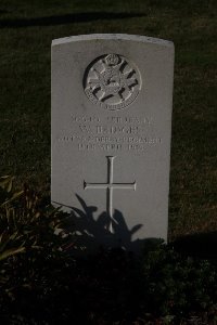 Bois Grenier Communal Cemetery - Bridges, W