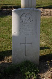 Bois Grenier Communal Cemetery - Farrell, H