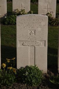 Coxyde Military Cemetery - Allen, V G