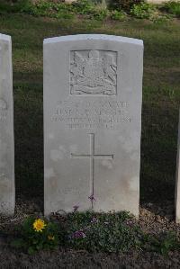 Coxyde Military Cemetery - Martin, Harold