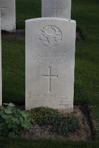 Coxyde Military Cemetery - Miller, Claude