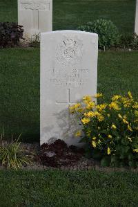 Coxyde Military Cemetery - Small, John