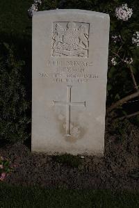 Coxyde Military Cemetery - Tyson, James