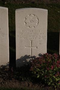 Coxyde Military Cemetery - Walker, William