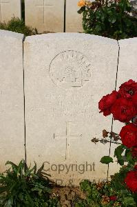 Puchevillers British Cemetery - Forth, Cyril Hennessy