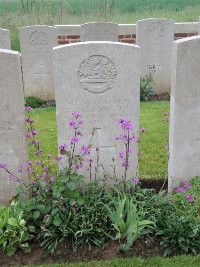 Peronne Road Cemetery Maricourt - Bennett, J V