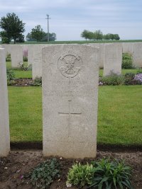 Peronne Road Cemetery Maricourt - Best, T