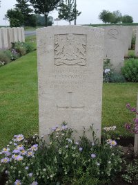 Peronne Road Cemetery Maricourt - Browne, B