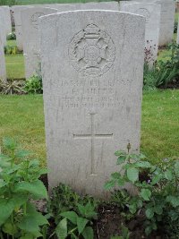 Peronne Road Cemetery Maricourt - Buller, E