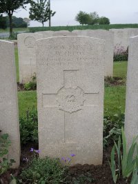 Peronne Road Cemetery Maricourt - Cox, Walter Henry