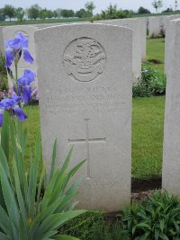Peronne Road Cemetery Maricourt - England, H G