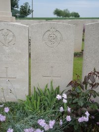 Peronne Road Cemetery Maricourt - Evans, William Edwin