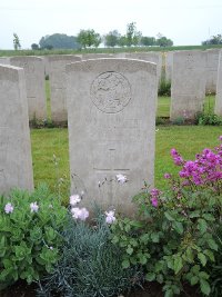 Peronne Road Cemetery Maricourt - Everett, Edward William