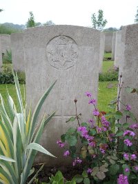 Peronne Road Cemetery Maricourt - Green, W