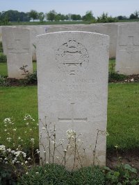 Peronne Road Cemetery Maricourt - Halls, Lewis