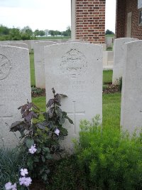 Peronne Road Cemetery Maricourt - Hicks, Leonard George
