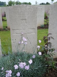 Peronne Road Cemetery Maricourt - Howlett, W E