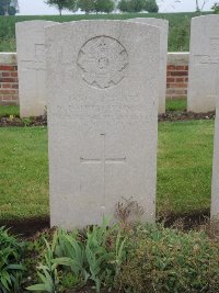 Peronne Road Cemetery Maricourt - Hutchinson, D