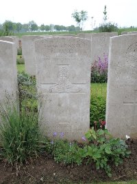 Peronne Road Cemetery Maricourt - James, George