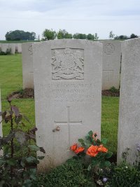 Peronne Road Cemetery Maricourt - Jones, F W