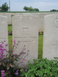 Peronne Road Cemetery Maricourt - Mawhinney, J R
