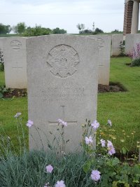 Peronne Road Cemetery Maricourt - McFarlane, G