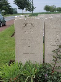 Peronne Road Cemetery Maricourt - Meldrum, Henry