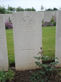 Peronne Road Cemetery Maricourt - Pownall, L C