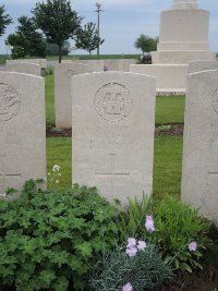 Peronne Road Cemetery Maricourt - Read, S A