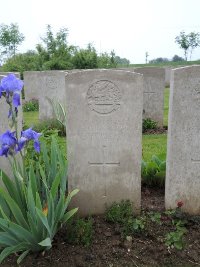 Peronne Road Cemetery Maricourt - Richards, F C