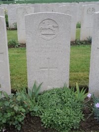 Peronne Road Cemetery Maricourt - Robinson, T