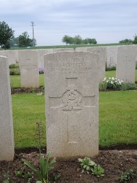 Peronne Road Cemetery Maricourt - Rogers, H R
