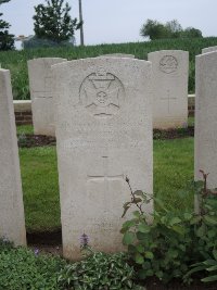 Peronne Road Cemetery Maricourt - Strong, J W